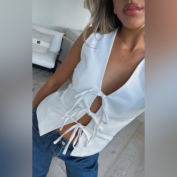 Bits of you tie up top - Picture 5 of 5